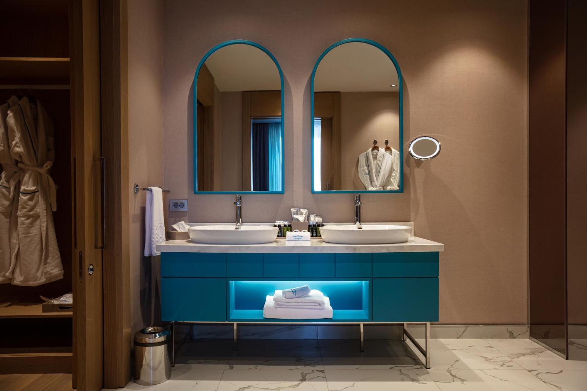 Karavansaray Turkistan Harbour Hotel -Flying Theatre Access Exterior foto Bathroom